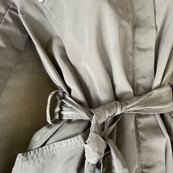 Zara - taupe unique detailing - Picture 3 of 9